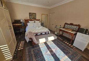 The Rose Room has Balcony rooms