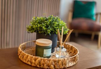 Royal Retreat & Lego Lodge with free parking! has Balcony rooms