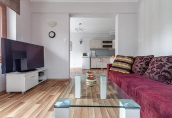 ApartSerwis Orkana Rodzinny allows 18 year olds to book a room