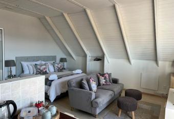 Tranquility Sunny Seas Betty s Bay allows 18 year olds to book a room