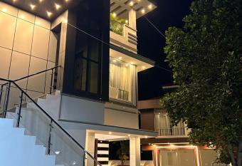 Sapphire Stayss has Balcony rooms