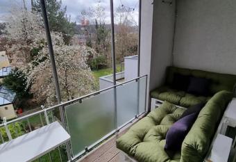 SHARED Cozy place in Stuttgart s heart! has Balcony rooms