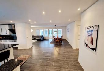 Stort hus uthyres med uteg  rd gr  smatta has Balcony rooms