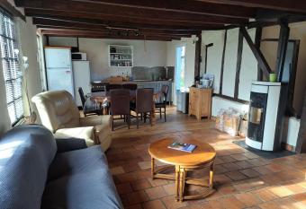 Le walnoot has Balcony rooms