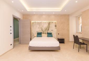 Le note di Fred Rent Room has rooms with a private hot tub