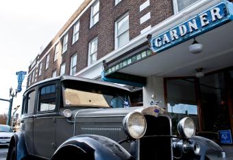 Gardner Hotel & Hostel allows 18 year olds to book a room