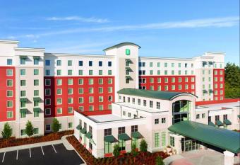 Embassy Suites by Hilton Portland Hillsboro, Oregon allows 18 year olds to book a room