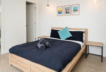 Apostle Escape has Balcony rooms