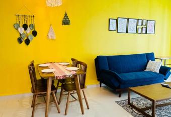 Seaview 2B1R cozy condo forest city has Balcony rooms