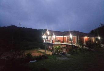 Gowrikere Homestay Coorg has Balcony rooms