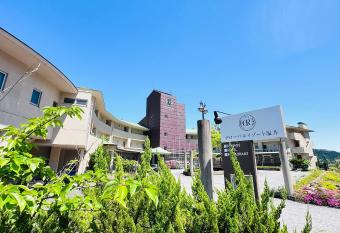 GLOBAL RESORT NUKUI has Balcony rooms