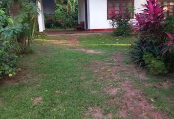 No-37-Apartment Hikkaduwa allows 18 year olds to book a room