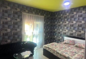 Royal Suite: King Comfort has rooms with a private hot tub