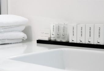 Van der Valk Hotel Hilversum/ De Witte Bergen has Balcony rooms