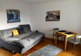 Modernes Appartement am Eskesberg allows 18 year olds to book a room