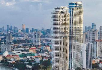 Morgan Enmaison has Balcony rooms