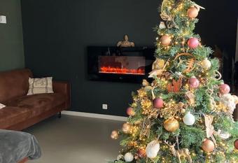 La maison de Timao has rooms with a private hot tub