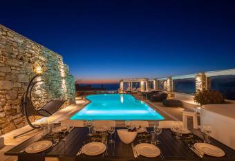 Aqua Dream Mykonos Villa has Balcony rooms
