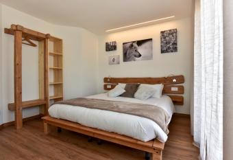 B&B Al Lupo Solitario has Balcony rooms