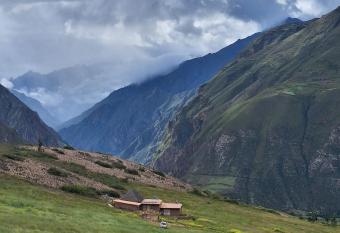 Pampachayoq - Mountain retreat has Balcony rooms