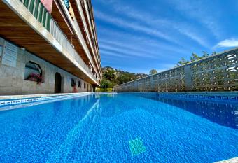 Apartment Lloret de Mar allows 18 year olds to book a room