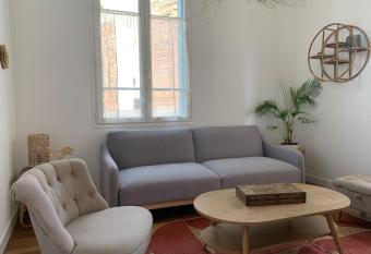 La Soissonnaise, maison de ville    Soissons has Balcony rooms