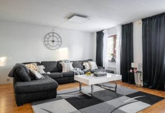 Ett mysigt hus i centrala Bor  s! (Hela Boendet) has Balcony rooms