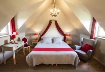 Boutique B&B Droomkerke has rooms with a private hot tub