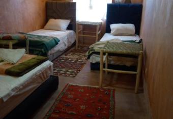 Dar adiafa dar asalam has rooms with a private hot tub