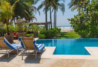 Casa de Playa Barra Vieja Acapulco has Balcony rooms