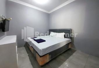 LH101 Guest House Syariah near Makam Sunan Bonang RedPartner allows 18 year olds to book a room