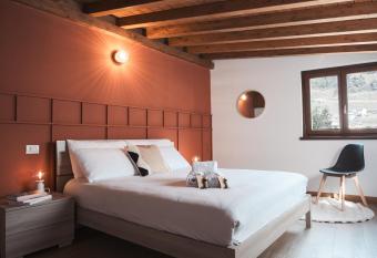 DUPLEX con VISTA e TERRAZZA [6 minuti dal Bernina Express] has Balcony rooms