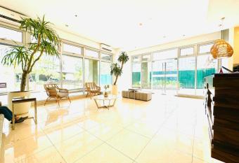 OYO 1080 THE BEST INN allows 18 year olds to book a room