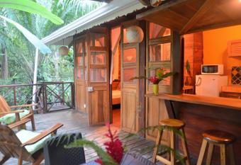 Pachamama Jungle River Lodge - Punta Uva has Balcony rooms