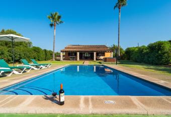 Finca Pollentia has Balcony rooms
