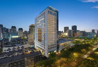 Fairfield by Marriott Hangzhou Wulin Square, China allows 18 year olds to book a room