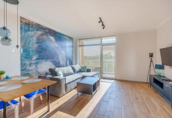 Apartament Ultramarine III by HolidaySun has Balcony rooms