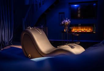 Casa Love - Love Room allows 18 year olds to book a room