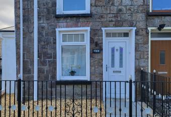 10 old church street has Balcony rooms