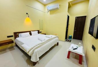 Kihim Paradise Beach & Resort allows 18 year olds to book a room