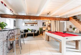 Maison de vacances hyper centre has Balcony rooms