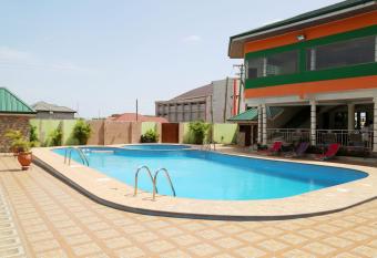 Hotel Green allows 18 year olds to book a room