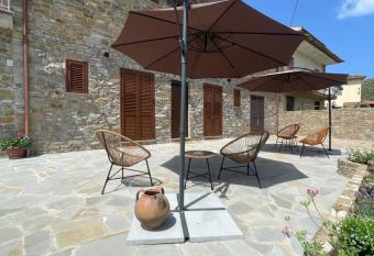 Casale Conti has Balcony rooms