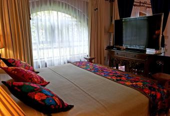 Quinta Don Jose Boutique Hotel has rooms with a private hot tub