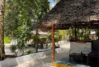 Milele Lodge has Balcony rooms