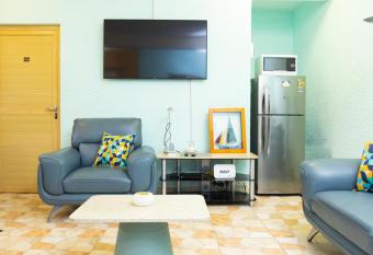 Appartement neuf au c  ur de Quatre Bornes allows 18 year olds to book a room