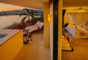 Tentaciones Hotel & Lounge Pool - Adults Only allows 18 year olds to book a room