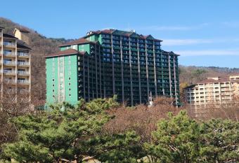 Sono Calm Vivaldi Park allows 18 year olds to book a room