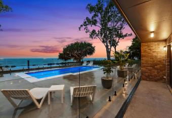 Oceanside on Dudley has Balcony rooms