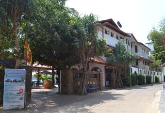 Gayana Guest House has Balcony rooms
